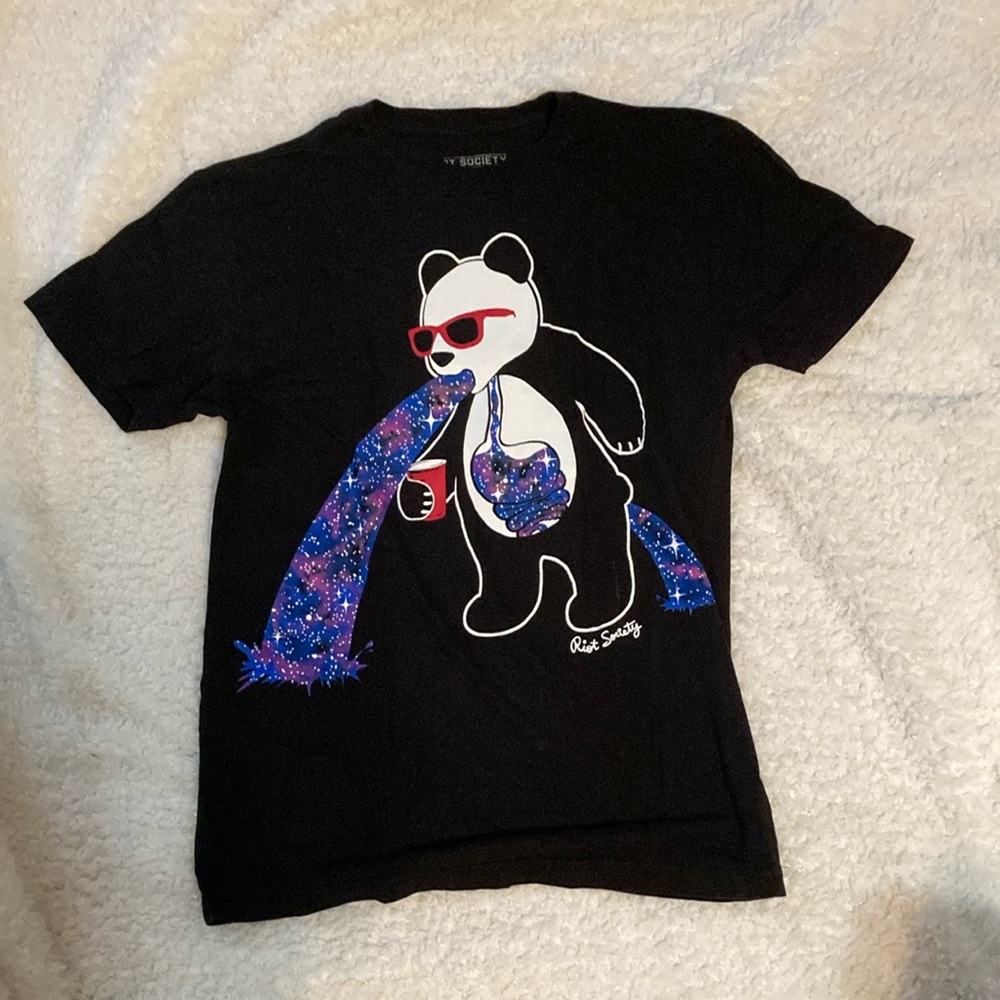 Puking panda tee